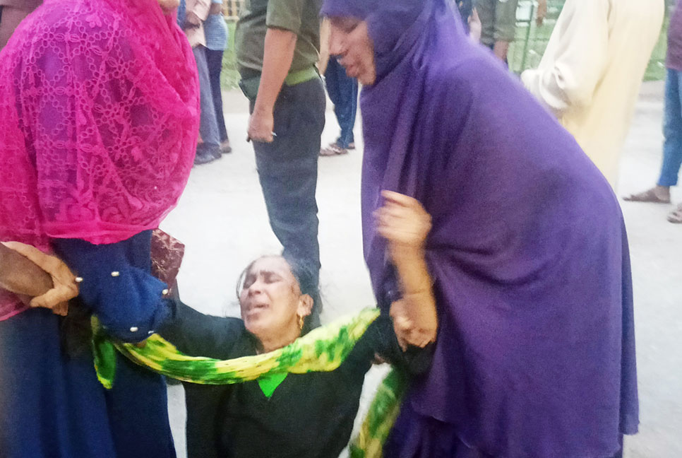 সড়কে ৪ জনের মৃত্যুতে কাঁদছে লালবাগ গ্রাম