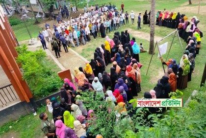 কক্সবাজার পৌরসভা নির্বাচনে ভোটগ্রহণ চলছে 