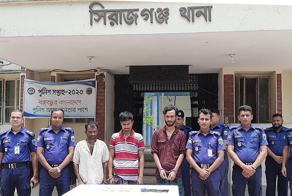 সিরাজগঞ্জে ৩ মাদক বিক্রেতা আটক