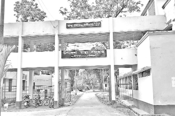 অব্যবহৃত এক্স-রে আলট্রাসনো মেশিন অপারেশন থিয়েটারে ঝুলছে তালা