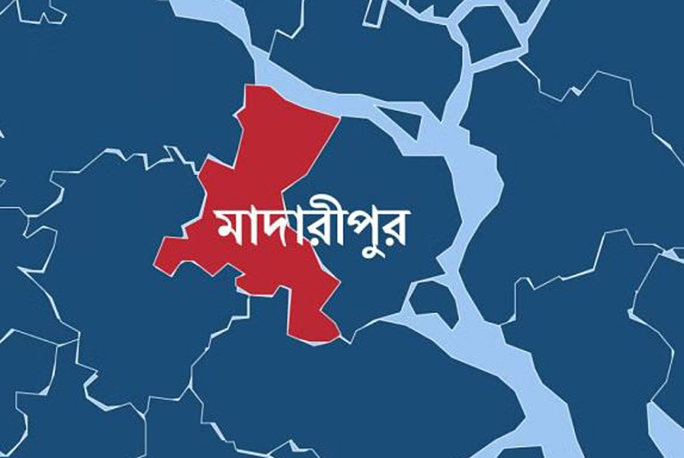 গোয়ালঘরে আগুন, গরু রক্ষা করতে গিয়ে দগ্ধ কৃষক
