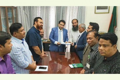 কাতার দূতাবাসে ড. মুস্তাফিজুর রহমানের কর্মকালের মেয়াদ বৃদ্ধির দাবিতে গণস্বাক্ষর