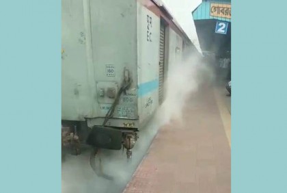 কলকাতাগামী বন্ধন এক্সপ্রেস ট্রেনের জেনারেটর রুমে আগুন

