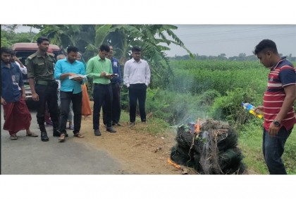 
ফরিদপুরে অবৈধ ড্রেজার মেশিন জব্দ