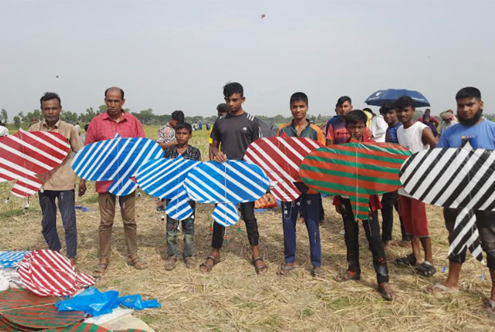 জয়পুরহাটে নদীর তীরে ঘুড়ির মেলা