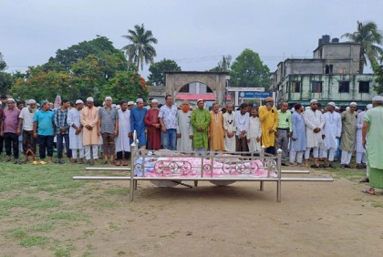 সাংবাদিক নাদিমের প্রথম জানাজা অনুষ্ঠিত