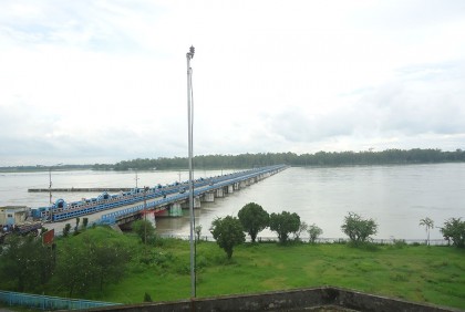ঢলে তিস্তার পানি বিপৎসীমা ছুঁই ছুঁই