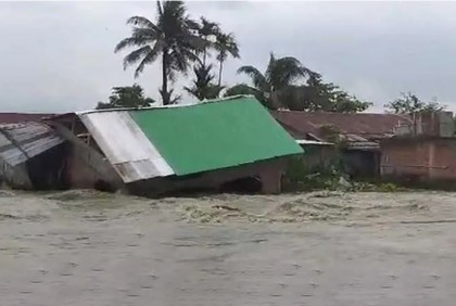 টানা বৃষ্টিতে আসামে বন্যা, ক্ষতিগ্রস্ত ৩৪ হাজারের বেশি মানুষ


