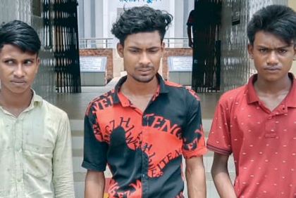 ধর্ষণে ব্যর্থ হয়ে চলন্ত বাস থেকে ফেলে দেওয়ার ঘটনায় গ্রেফতার ৩