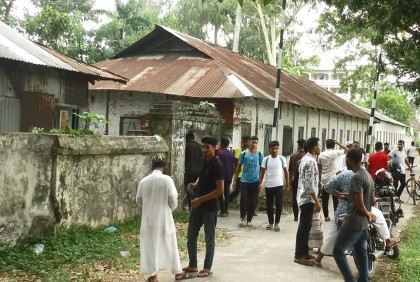 বিএম কলেজের হোস্টেল থেকে ছাত্রের ঝুলন্ত মরদেহ উদ্ধার