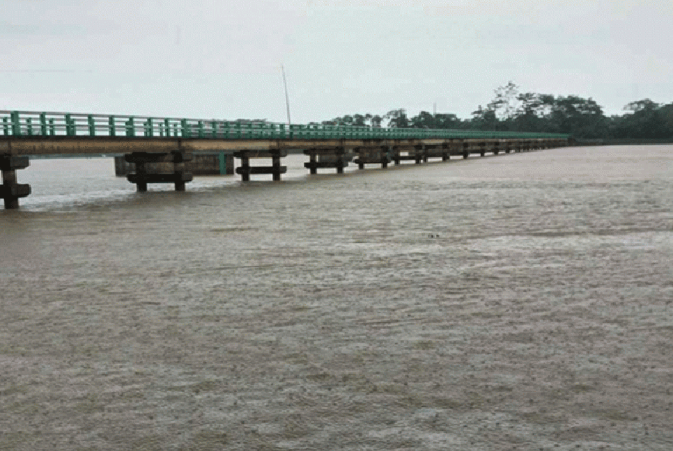 টানা বৃষ্টি আর পাহাড়ি ঢলে সুনামগঞ্জের নিম্নাঞ্চল প্লাবিত


