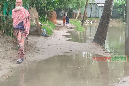 বাড়ছে তিস্তার পানি, আতঙ্কে নদী পাড়বাসী