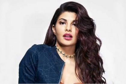 কেন নামের বানান বদলে ফেললেন জ্যাকুলিন?