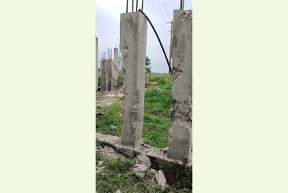 জবির নতুন ক্যাম্পাসে নির্মাণাধীন দেয়াল ভাঙচুর