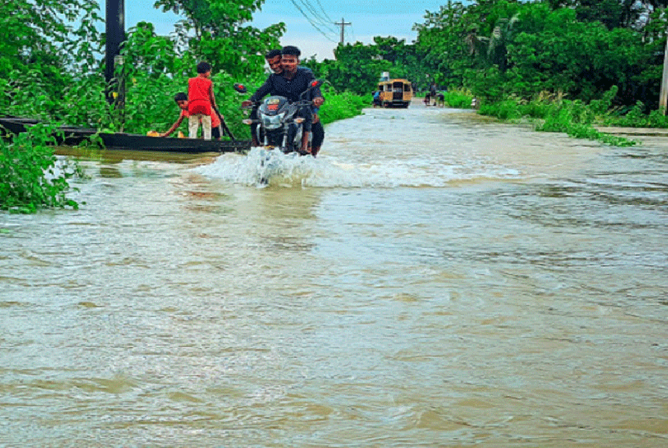ঢলের পানিতে নিখোঁজ মায়ের মরদেহ উদ্ধার, সন্ধান মিলেনি দুই শিশুর
