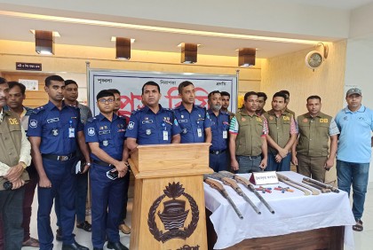 সুন্দরবনের ২ বনদস্যু গ্রেফতার, ৩ বন্দুক ১০ রাউন্ড গুলি উদ্ধার