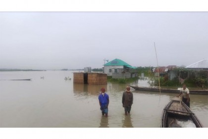 
কুড়িগ্রামে নদীর পানি বৃদ্ধি পেয়ে নিম্নাঞ্চল প্লাবিত