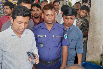 কুষ্টিয়ায় চিংড়িতে জেলি, মাছ ব্যবসায়ীকে জরিমানা