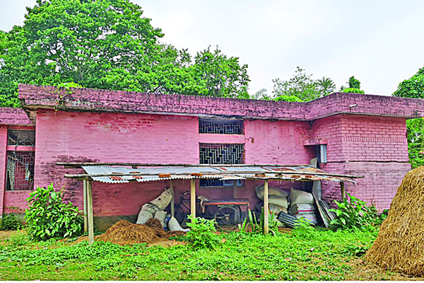 বন্ধ ভোঁপাড়া উপস্বাস্থ্য কেন্দ্র চিকিৎসাসেবা বঞ্চিত মানুষ