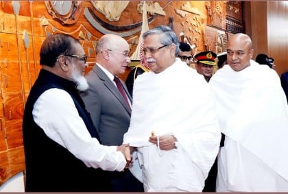 হজ পালনে সৌদি আরবের উদ্দেশে রাষ্ট্রপতির ঢাকা ত্যাগ


