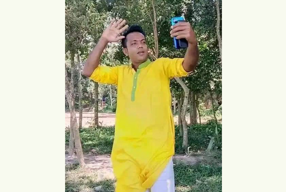 মায়ের সামনে বড় ভাইয়ের হাতে ছোট ভাই খুন