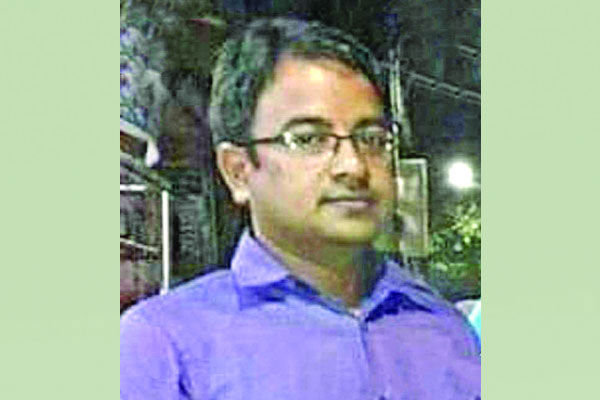 ঘুষের টাকাসহ দুদক কর্মকর্তার পিএ আটক