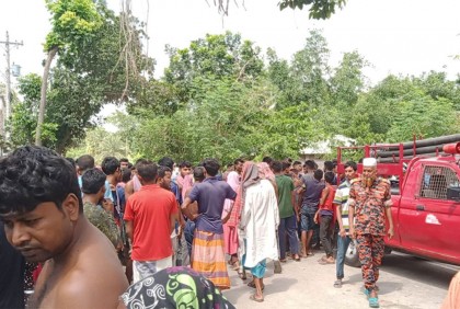 নাটোরে ট্রাক্টরের ধাক্কায় দুই নারী নিহত