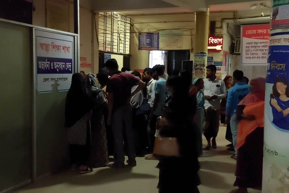 নেত্রকোনায় সড়ক পারাপারের সময়ে পিকআপ ভ্যানের চাপায় কিশোর নিহত 

