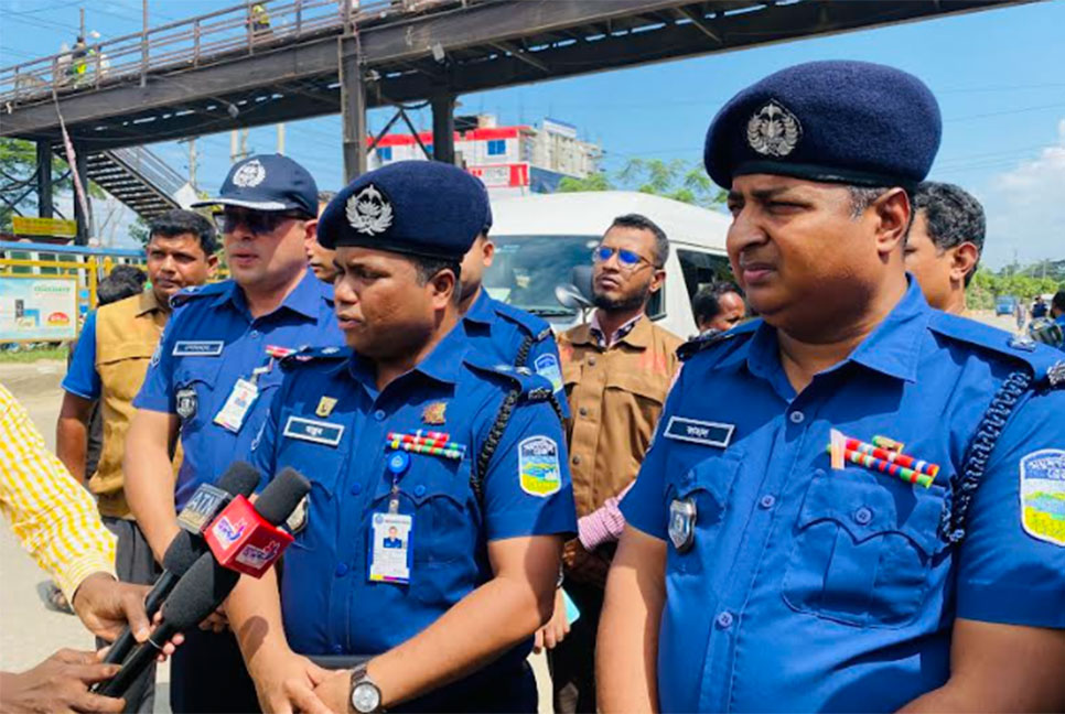 'ঢাকা-ময়মনসিংহ মহাসড়কে যান চলাচল নির্বিঘ্ন রাখতে প্রস্তুত পুলিশ'
