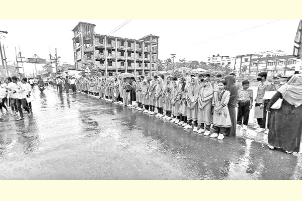 পুকুর ভরাট করে মার্কেট নির্মাণের উদ্যোগ, শরণখোলায় ক্ষোভ