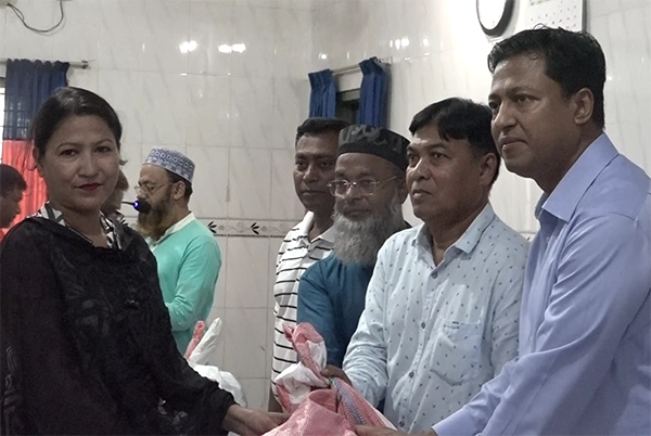 টাঙ্গাইলে গণমাধ্যমকর্মীদের মাঝে ঈদ উপহার বিতরণ 