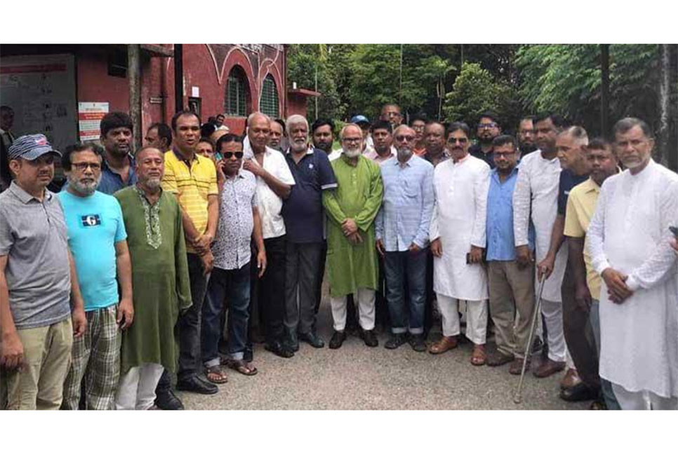 খুলনায় নাশকতার দুই মামলায় 
মঞ্জুসহ ৬৪ জনের খালাস
