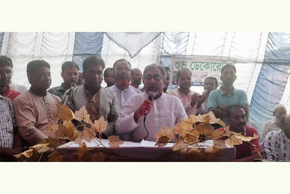 সরকারি কর্মচারীদের প্রণোদনা দিলেন, সাধারণ মানুষের কি হবে : প্রিন্স
