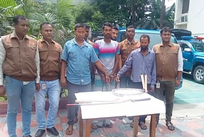 চাঞ্চল্যকর ডাকাতি মামলায় গ্রেফতার ৮ 