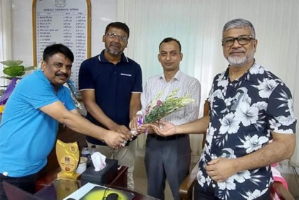 শুদ্ধাচার পুরস্কার পেলেন কুমিল্লা বোর্ডের তিনজন