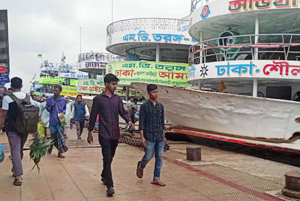 সদরঘাট লঞ্চ টার্মিনালে নেই যাত্রীর চাপ