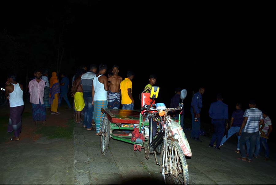 কুষ্টিয়ার খোকসায় ভ্যান চালককে গলা কেটে হত্যা