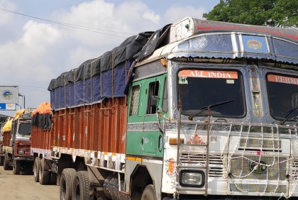 লম্বা ছুটিতে বেনাপোল বন্দর