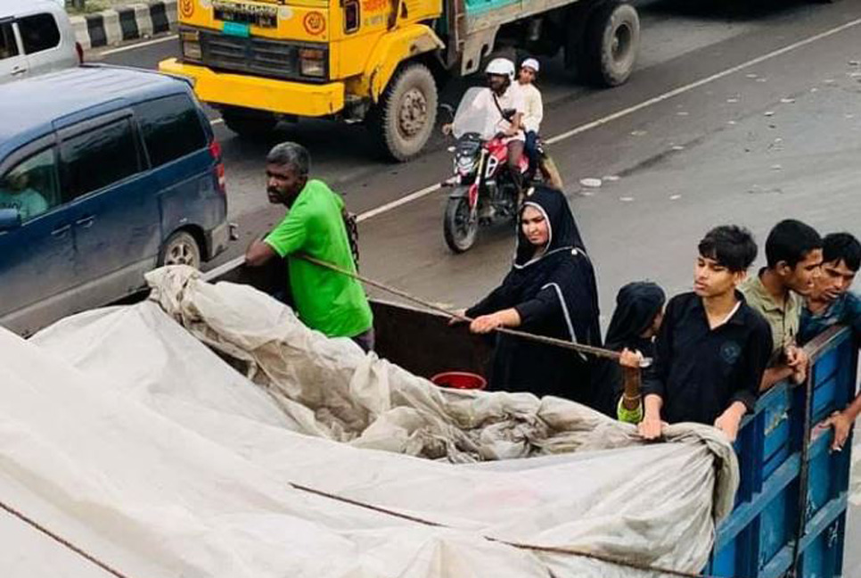 বঙ্গবন্ধু সেতু‌ মহাসড়কে যানবাহণে ধীরগতি, যাত্রীদের ভোগান্তি