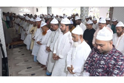সৌদি আরবের সাথে মিল রেখে বরিশালের কয়েকটি এলাকায় ঈদ উদযাপন