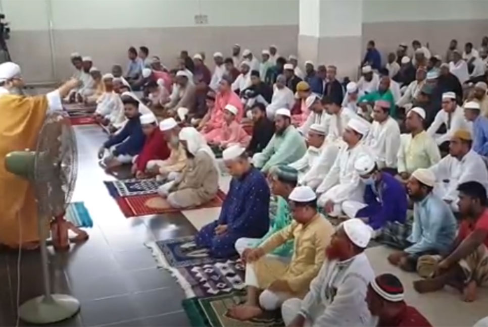 বগুড়ায় ঈদের প্রধান জামায়াত ঈদগাহের পরিবর্তে মসজিদে