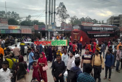 দুই দিনে ঢাকা ছেড়েছেন ৫০ লাখের বেশি সিম ব্যবহারকারী

