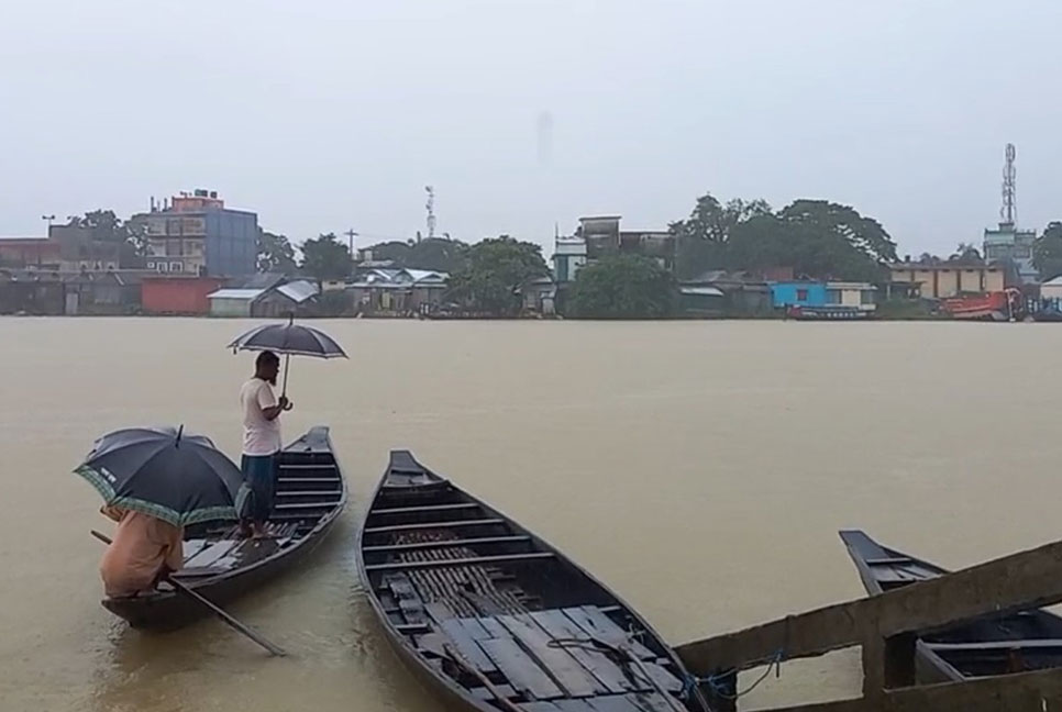 নেত্রকোনায় টানা বর্ষণ ও পাহাড়ি ঢলে নদ-নদীতে পানি বৃদ্ধি