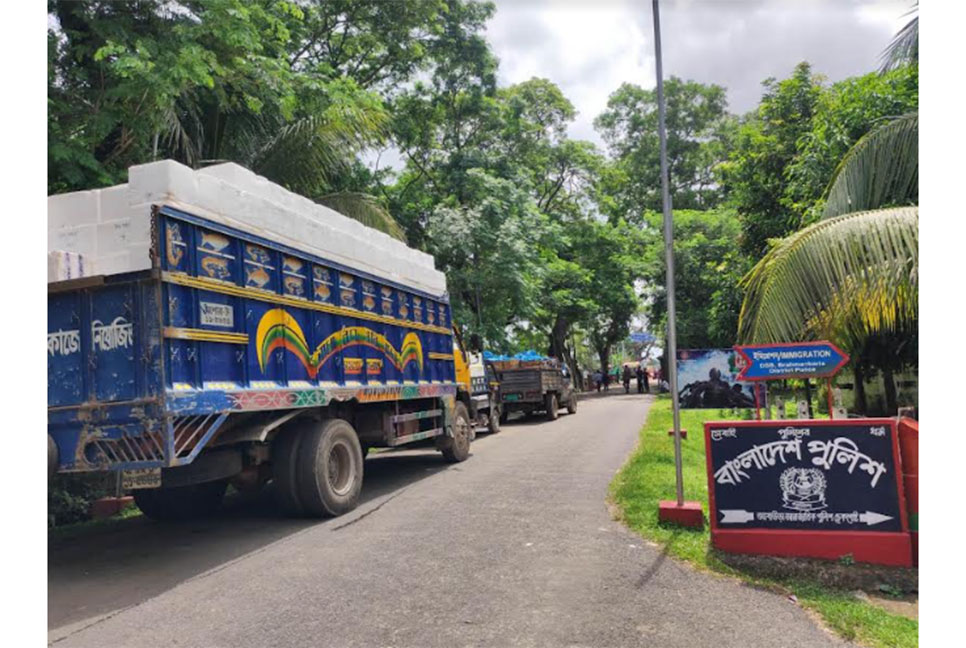 ছুটি শেষে শুরু হয়েছে আখাউড়া স্থলবন্দরে আমদানি-রপ্তানি