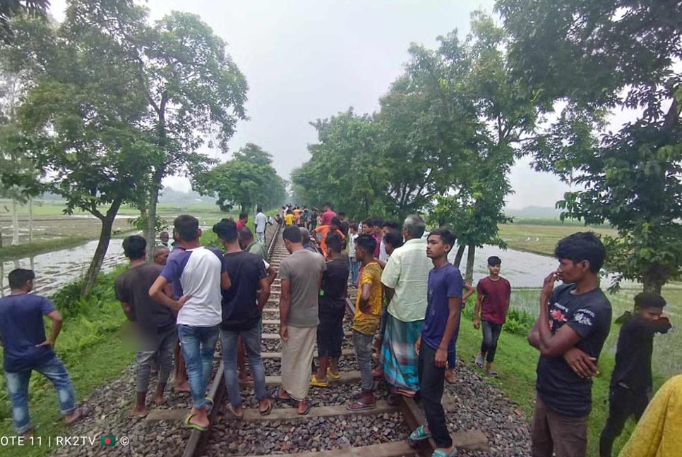 ট্রেনের ধাক্কায় প্রাণ গেল যুবকের