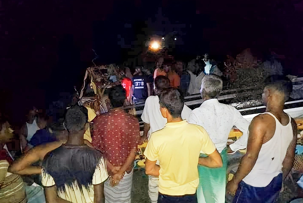 খানসামায় ট্রলি-ভ্যানের সংঘর্ষে নিহত ১