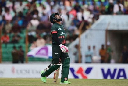 সাকিবের পর মুশফিক-আফিফের বিদায়, চাপে টাইগাররা