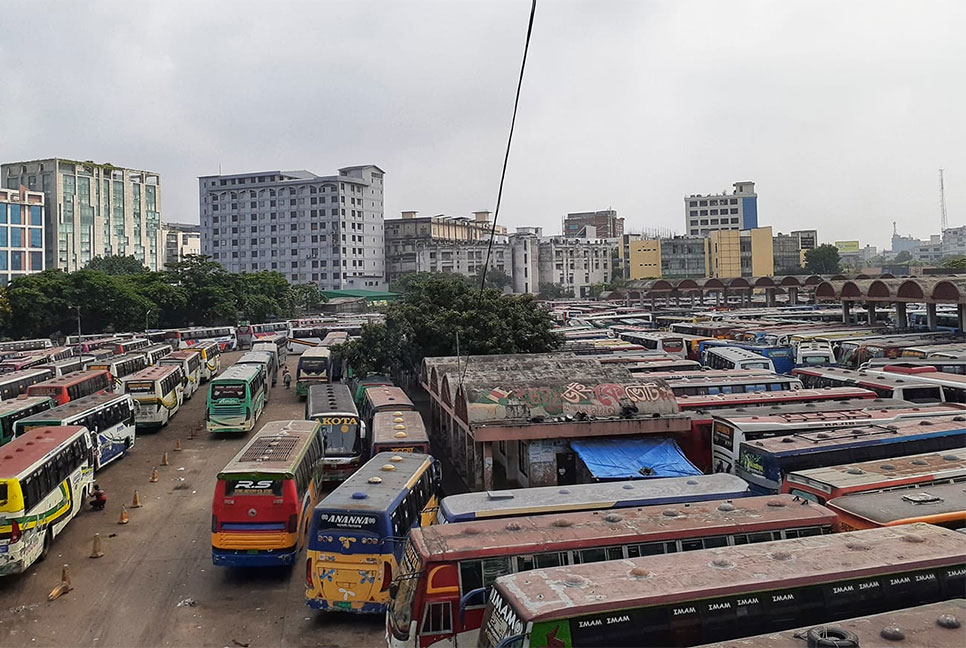চাঁদা চাওয়ার প্রতিবাদে ঢাকা-গোপালপুর বাস চলাচল বন্ধ