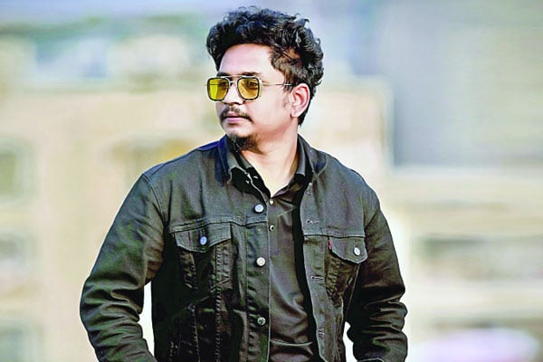 নতুন ভিডিও তোমার লাল বেনারশি