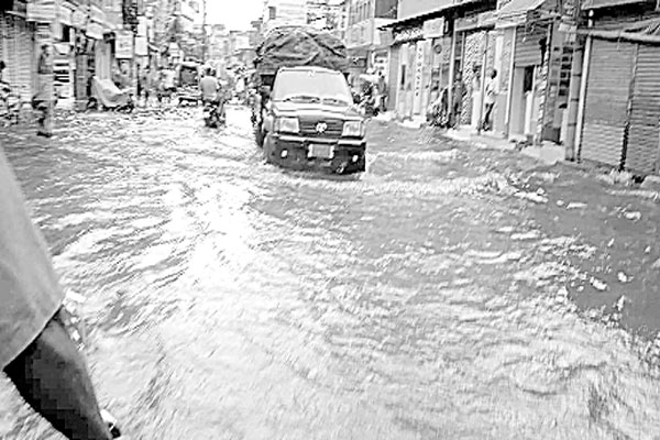 বৃষ্টি হলেই ডুবছে সৈয়দপুর